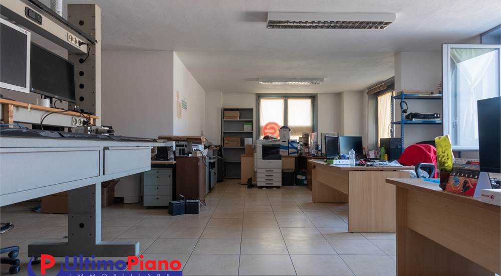 Photo 12