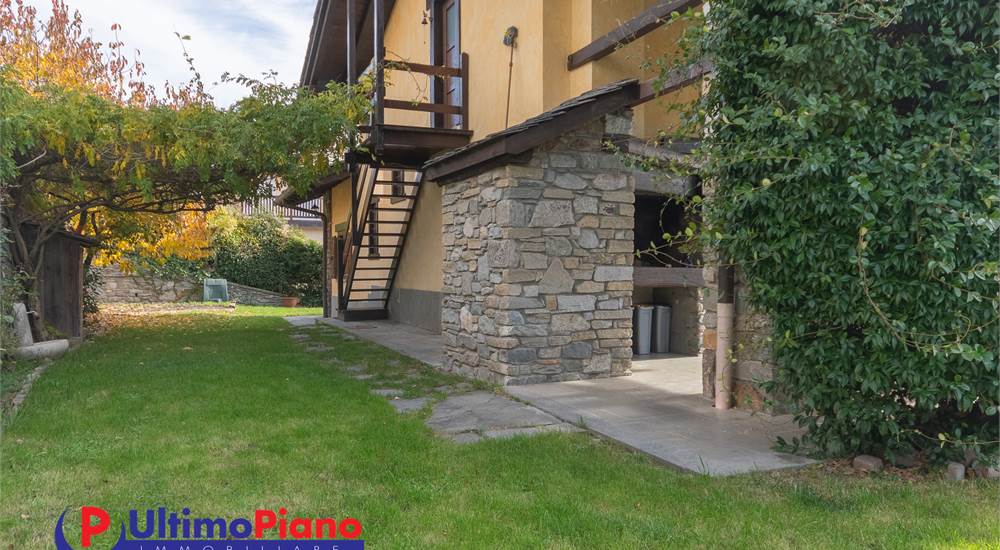 giardino e accesso indipendente al piano primo