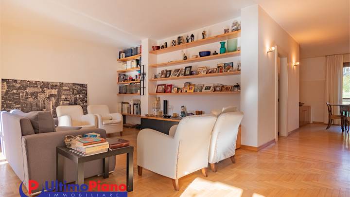 Alloggio fronte ospedale di ampia metratura