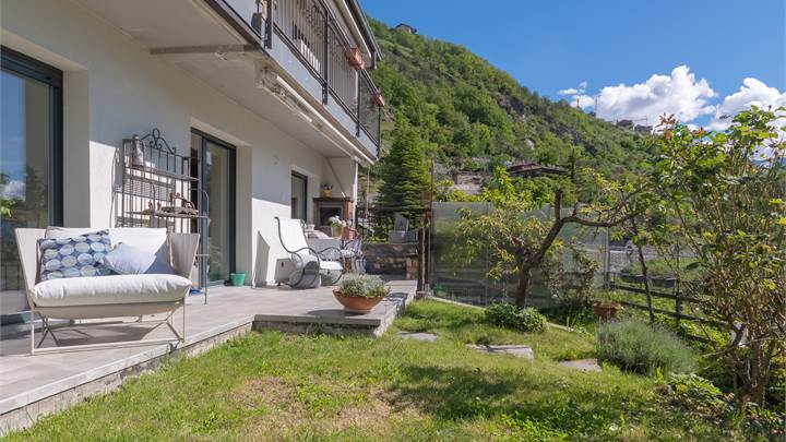 Villa soleggiata in collina di Aosta