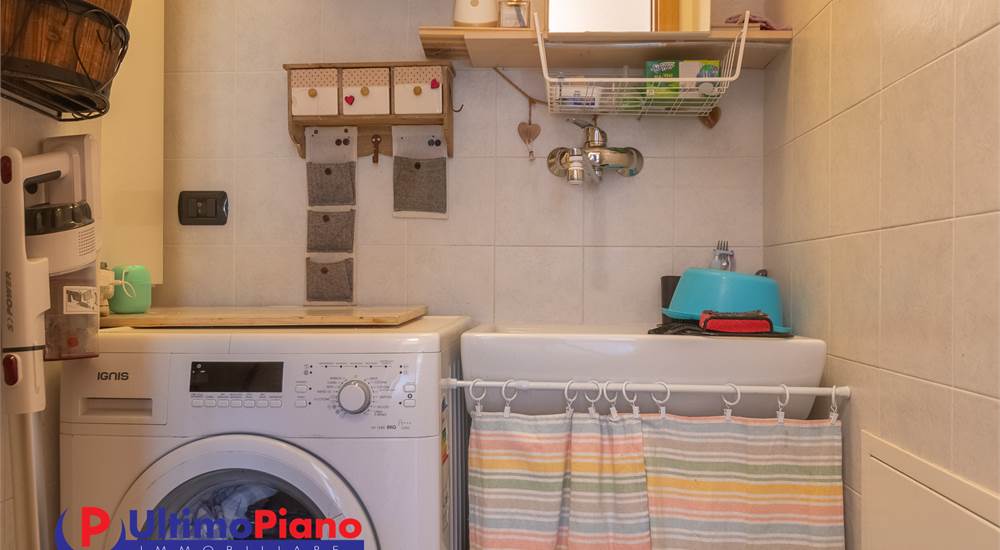 LAVANDERIA/RIPOSTIGLIO
