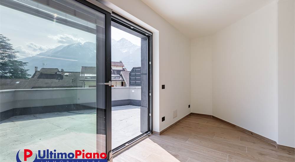 SOGGIORNO CON ANGOLO COTTURA PIANO TERRA