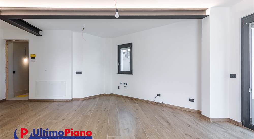 SOGGIORNO CON ANGOLO COTTURA  PIANO TERRA 