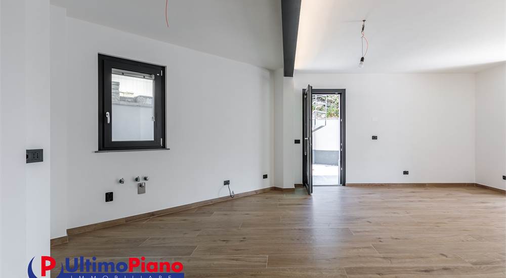 SOGGIORNO CON ANGOLO COTTURA PIANO TERRA