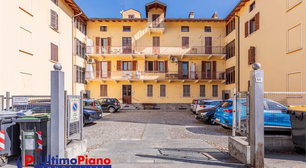 CORTILE PRIVATO-POSTI AUTO